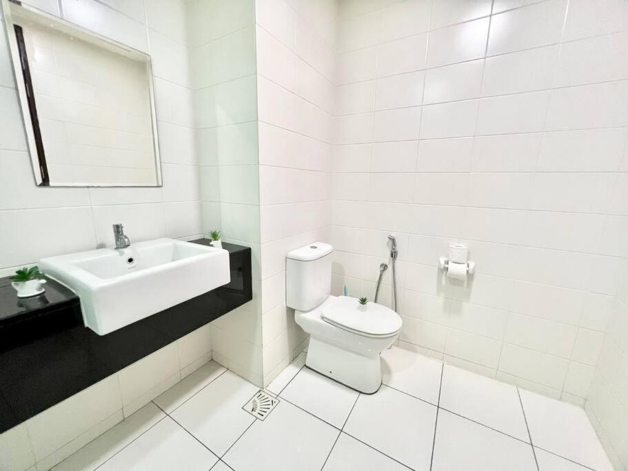G 1-5Pax Cozy Home Trefoil Setia Alam 100Mps Wifi & Tv Sccc Exterior foto