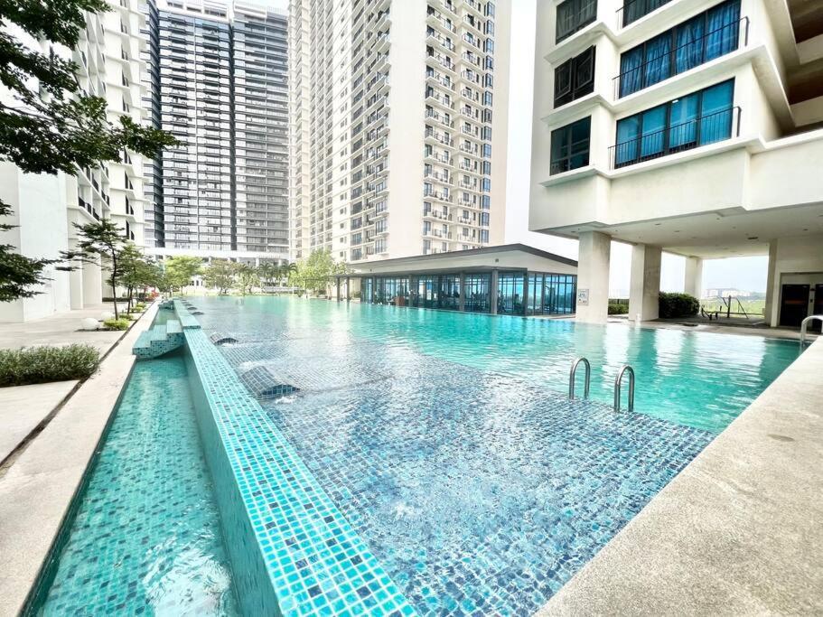 G 1-5Pax Cozy Home Trefoil Setia Alam 100Mps Wifi & Tv Sccc Exterior foto
